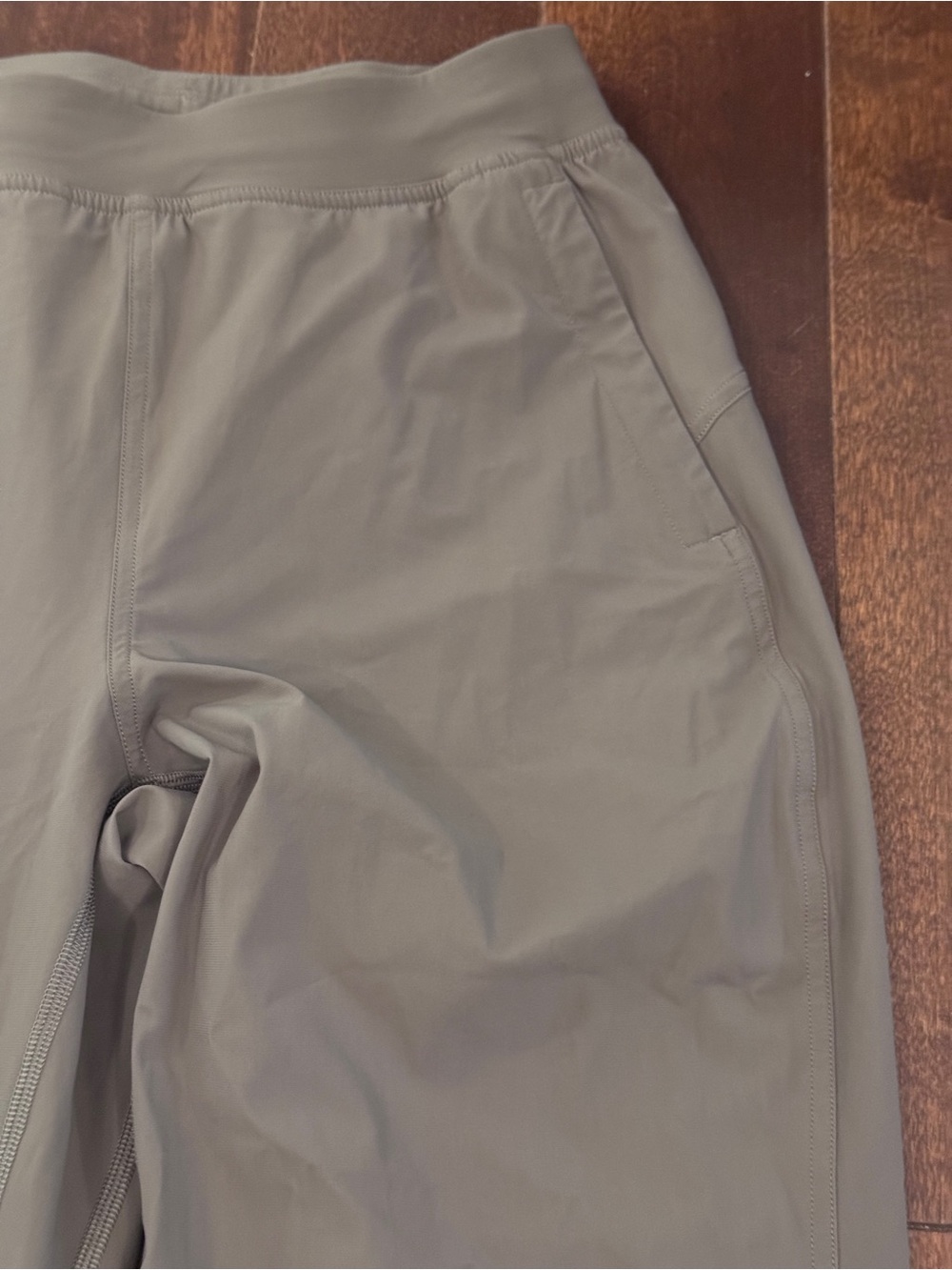 Lululemon size 4 Womans Jogger Pants - Picture 3 of 6
